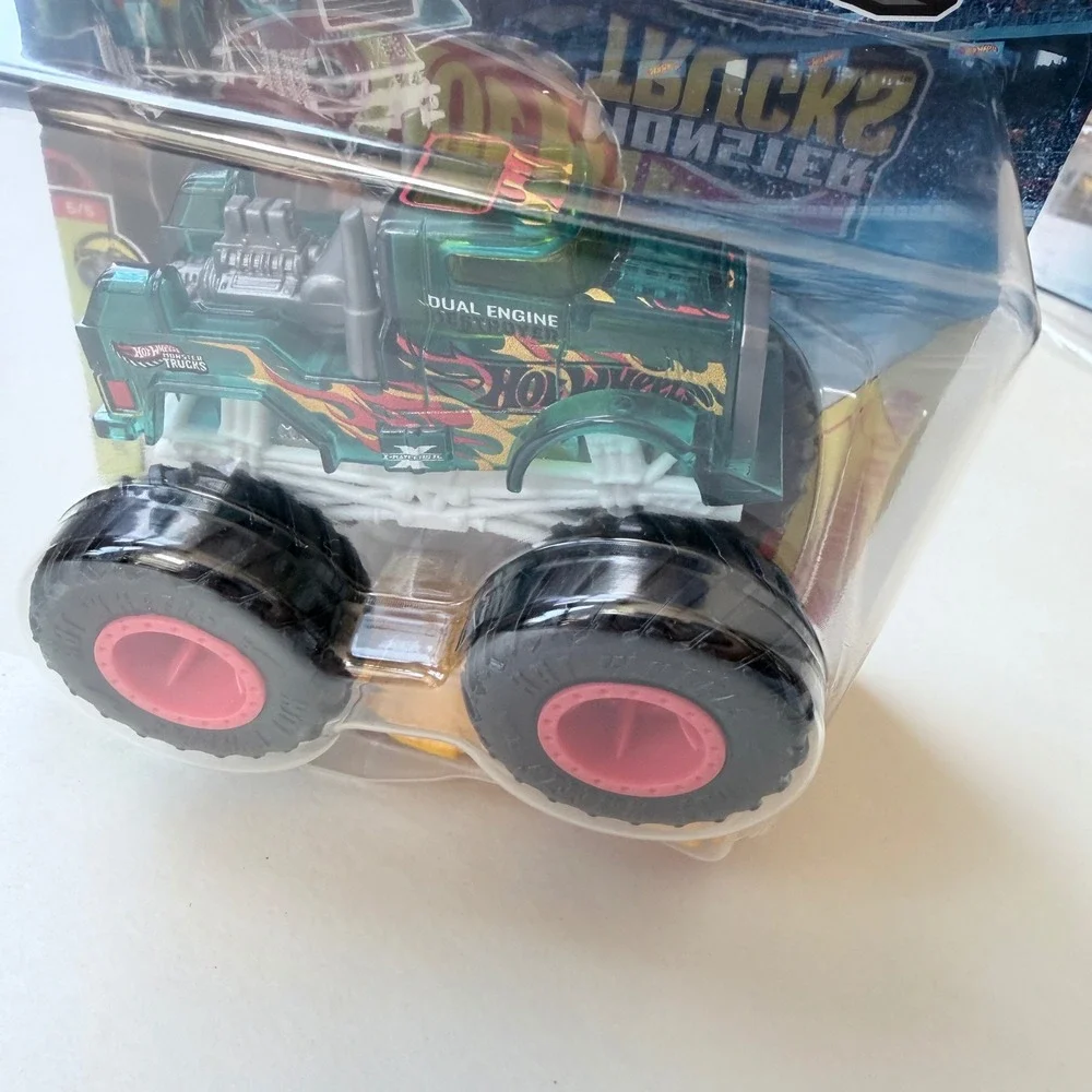 Hot Wheels Monster Trucks Dual Engine Destroyer Green X-Raycers XL 2026 FYJ44